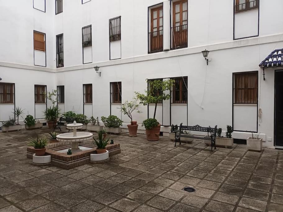 Apartamento Puerta Real Sevilla Kültér fotó