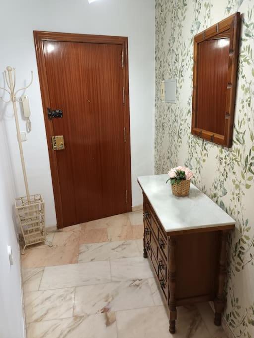 Apartamento Puerta Real Sevilla Kültér fotó