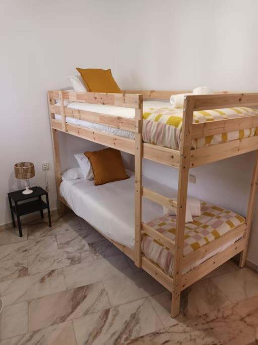 Apartamento Puerta Real Sevilla Kültér fotó